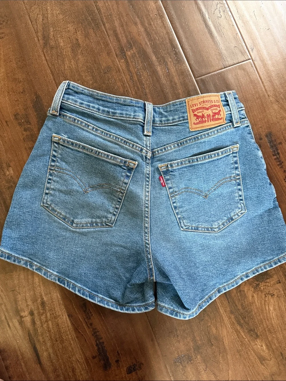 Levi's A-line shorts size 26